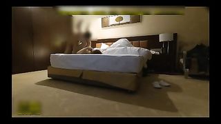 性徒酒店约炮-97年童颜极品经典姿势床边咬蔗干到妹子气喘吁吁