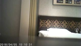 东北特色淫荡对白最有气质的东北少妇绝对够骚斯文眼镜长发黑丝酒店激情爆草最后撸射进嘴里