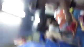 前女友为了满足我偷窥的欲望游泳池更衣室偷拍闺蜜露脸全裸的瞬间