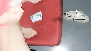 电影院《夺冠》深夜场啪啪【Avove】台上女排奋力拼搏，台下小情侣激情啪啪，包场做爱劲爆刺激【水印】