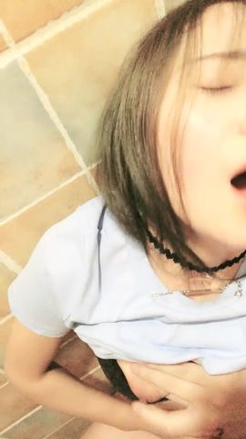 高颜值极品JK美少女户外金莲网吧勾引正在玩捕鱼小哥哥 强烈要求捕一下小骚逼 在厕所里爆干美人香艳无比