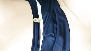 【69堂精品】【江苏足模】。脚丫子真香，白嫩鲍鱼，‘我好想要，下面好痒，快点来吧’，小姐姐饥渴的不行，很喜欢做爱，很舒服，无套射胸