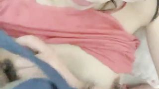 【69堂精品】年轻小夫妻在出租屋中无套啪啪给老公口交