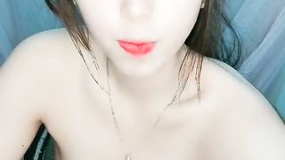 【69堂精品】模特身材美女搔首弄姿烈焰红唇手指自慰插穴