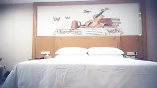 【69堂精品】黄先生约白衣妹子口交舔逼骑乘抽插猛操呻吟娇喘