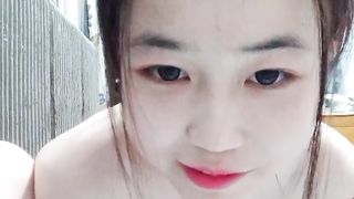 【69堂精品】小骚逼揉奶抠逼逼里塞跳蛋浪叫