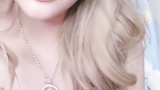 【69堂精品】萌妹两个振动棒双管齐下肛塞情趣尾巴塞入01