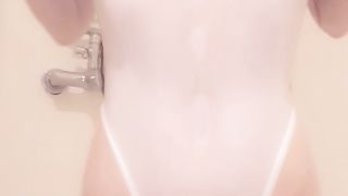 湿身+白色连体衣湿身诱惑展示
