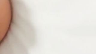 第一视角苗条高挑女友卖力口交十分卖力对白超级刺激