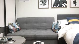 約兩性感氣質妹子玩雙飛穿上黑絲後入輪著操