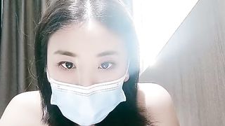 九儿嫩妹玩弄淫穴呻吟和粉丝聊骚淫语诱惑