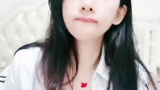 【69堂精品视频】海归风骚少妇发骚揉奶玩逼听狼友指挥撅着屁股求草