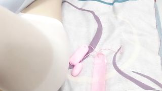 花臂纹身金发美妞初下海居家操逼白色开档丝袜