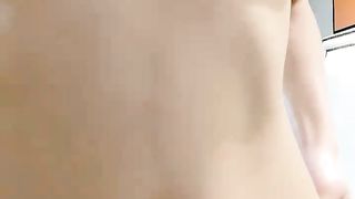 【69免费视频】月月公主好会玩拿着裤头拉骚逼玩得高潮不断