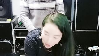 【69堂精品视频】大嫂足交丝袜高跟诱惑衣服都没脱完就草上了