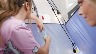 【69堂免费视频】辣妹做爱玩弄黑鸡巴侧入打桩高潮不间断呻吟