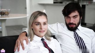 【69堂免费视频】【AI巨星性体验】龙妈沙发性爱玩弄高潮