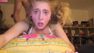 【69堂免费视频】【乱伦】鬼父不分国际_北美兽父把女儿操的快要休克，三观炸裂