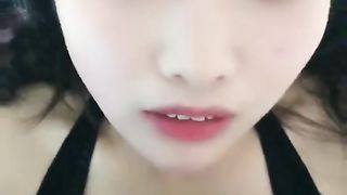 【69堂免费视频】近期下海甜美少女！连体网袜开档美臀！第一视角后入，屁股扭来扭去，干净无毛肥唇嫩穴