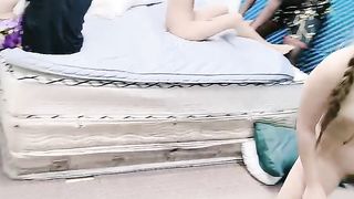 【69堂免费视频】黑鬼爆草亚裔小妹疯狂群P蹂躏2，