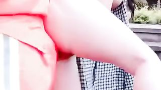 【69堂免费视频】极品户外美娇娘勾搭环卫工人大爷，第一次被含鸡巴