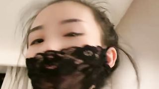 【69堂免费视频】口交大鸡巴让小哥舔逼浪叫呻吟好刺激，多体位无套爆草内射中出水多