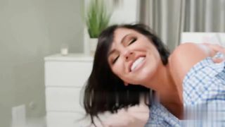 【69堂免费视频】韵味丰满女郎屁股里插上玻璃棒猛男忍不住性欲卖弄肉体勾引鸡巴双插性器官