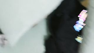 【69堂免费视频】新来的学妹露脸躺在床上让大哥揉奶子抠逼让狼友指挥，穿上开档黑丝主动上位求草，浪荡