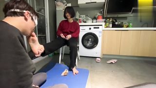 【69堂免费视频】小鲜肉喜欢被调教【只有足交才能射】