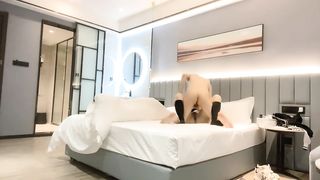 【69堂免费视频】师范大学生，小美女一宵风流！花式啪啪激情四射