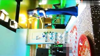 【69堂免费视频】高挑靓女塞着跳弹现场主持婚礼，内裤都湿透了，紧张又刺激，内裤湿透沾满了粘液