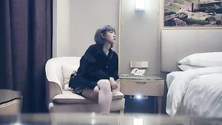 【69堂免费视频】【七天探花】169cm甜美极品短发美女，蜜桃臀纹身小姐姐