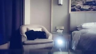 【69堂免费视频】【七天探花】169cm甜美极品短发美女，蜜桃臀纹身小姐姐