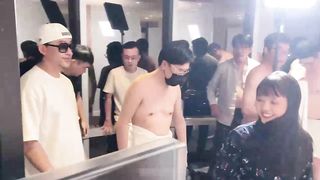 【69堂免费视频】【嫩妹滥交】一次体验十根大鸡巴是怎样一种感觉