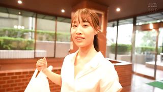 【69堂免费视频】它将出现在你家！她是一位极其矮小、纤细的治愈女神，无论业余男性有什么要求，她都会听从