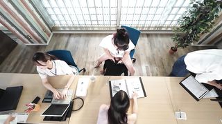 【69堂免费视频】株式会社OFFICE，办公室丽人突然出现，舔阴时将阴部贴在脸上的职场