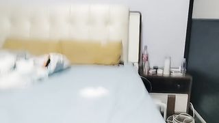 【69堂免费视频】婊子被虐床上床下暴力草嘴深喉干到干呕