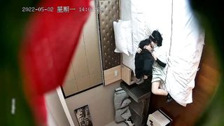 【69堂免费视频】【酒店针孔偷拍】颜值女学生和跑友花样操逼，激情四射，年轻人就是火力旺