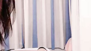 【69堂免费视频】爆操大白屁股，第一视角后入