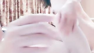 【69堂免费视频】约炮粉丝回家啪啪 小哥骁勇善战操到美女瘫软在床 干完还玩穴真欠操 高清源码录制