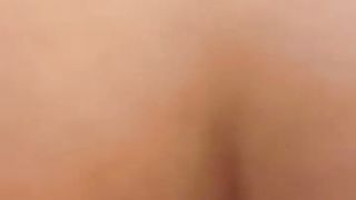 【69堂免费视频】表妹高考在考场附近酒店订的房间，表妹直接在我面前换衣服，我是时候让她见识一下社会的险恶了