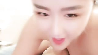 【69堂免费视频】模特甜美妹子下海和炮友JJ大秀，性感吊带撩起衣服露奶