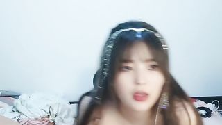 【69堂免费视频】美女被轮换着操