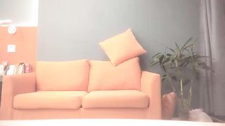 【69堂免费视频】高筒靴甜美外围美女被胖哥哥操的不要不要  性感包臀裙腿上纹身  撸硬直接对准插入  扛起双大长美腿 大力抽插猛操