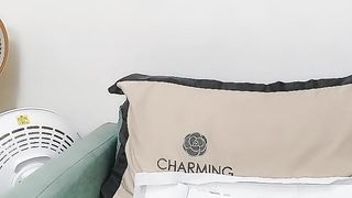 【69堂免费视频】纯情微胖小婊妹露脸跟小哥激情啪啪，让小哥揉奶玩逼道具抽插浪叫不止