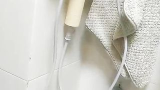 【69堂免费视频】阴毛刚长一点就刮 小逼很紧 无套口爆！