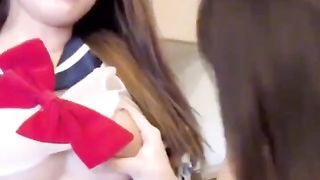 【69堂免费视频】反差小姨妈_这么急吗？公共卫生间直接开搞，清纯颜值反差表情看着也太爽了