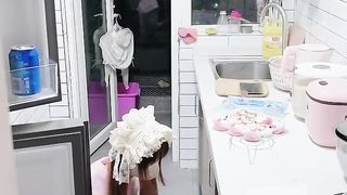 【69堂免费视频】粉色水手服洛丽塔厨娘