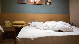 【69堂免费视频】 26岁极品良家女神 气质白领丽人 胸大身材好 激情啪啪无套射到肚子上 精彩必看