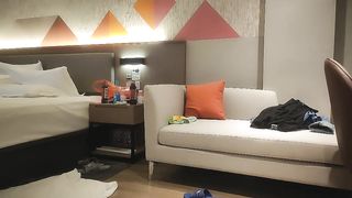 【69堂免费视频】深夜大战风骚轻熟女 ，扭动大屁股一顿蹭 ，手指阴唇阴蒂 ，开档黑丝正入抽插猛操